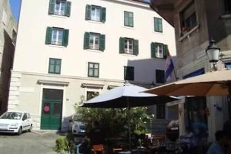 Διαμέρισμα Luxury Apts Leone Centre