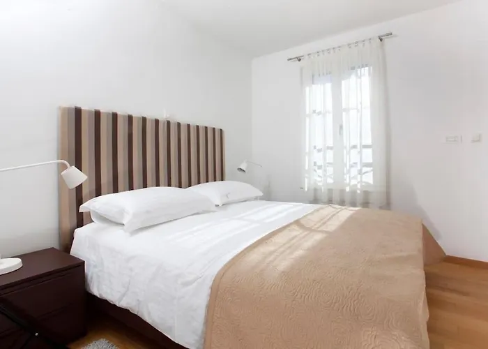 Luxury Apts Leone Centre Διαμέρισμα *