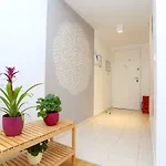 Luxury Apts Leone Centre *