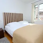 Luxury Apts Leone Centre