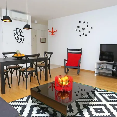 Luxury Apts Leone Centre Apartmán