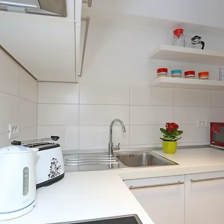 Luxury Apts Leone Centre *