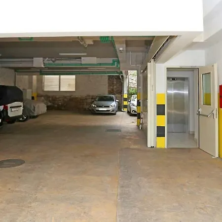 Lägenhet Luxury Apts Leone Centre Split
