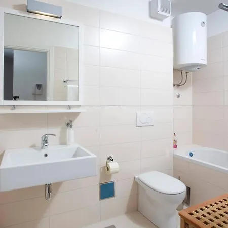 Luxury Apts Leone Centre *