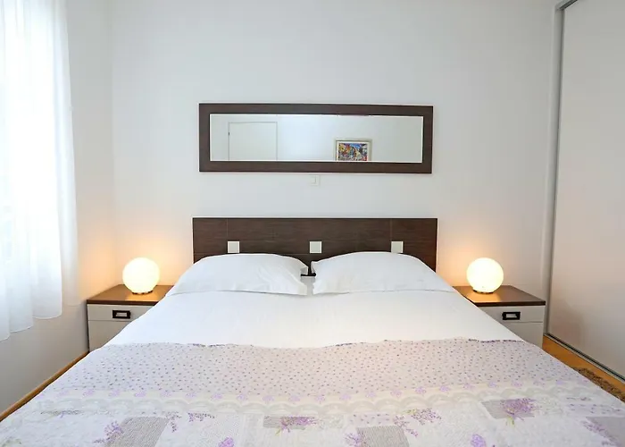 Luxury Apts Leone Centre