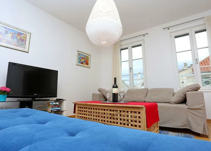 Апартаменты Luxury Apts Leone Centre