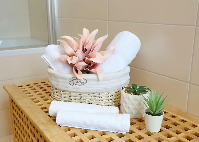 Luxury Apts Leone Centre Апартаменты