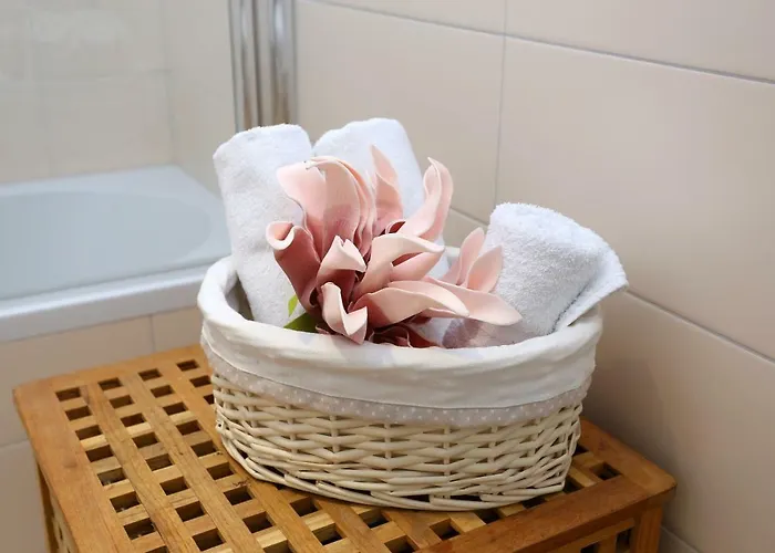 Апартаменты Luxury Apts Leone Centre