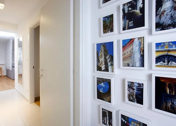 Апартаменты Luxury Apts Leone Centre *