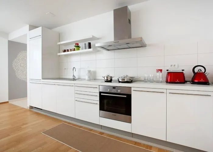 Апартаменты Luxury Apts Leone Centre *