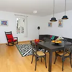 Daire Luxury Apts Leone Centre *