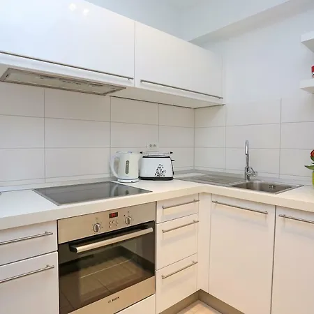 Luxury Apts Leone Centre アパート