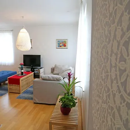 Luxury Apts Leone Centre *