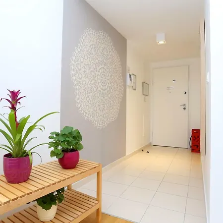 Luxury Apts Leone Centre *