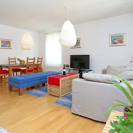 Luxury Apts Leone Centre アパート