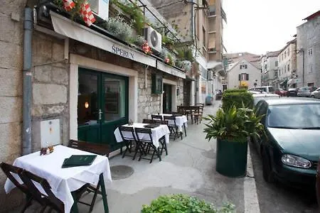 Luxury Apts Leone Centre Apartment Split