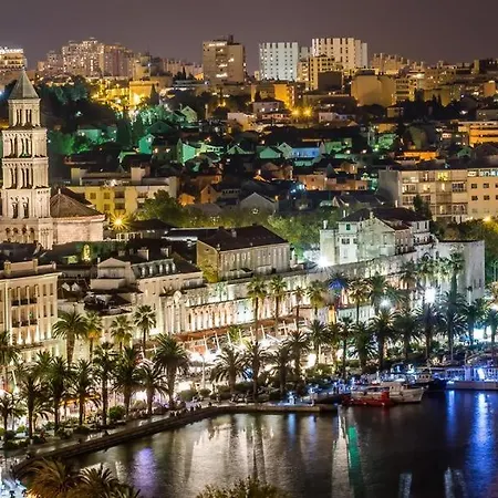 Daire Luxury Apts Leone Centre Split