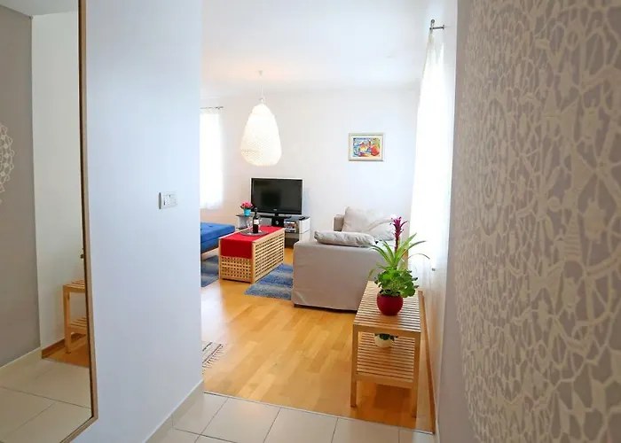 Luxury Apts Leone Centre Split