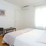 Luxury Apts Leone Centre