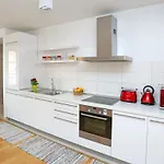 Luxury Apts Leone Centre