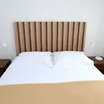 Luxury Apts Leone Centre