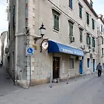 Luxury Apts Leone Centre Appartamento *